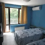 Hostel Papagal *
