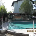 Hostel Papagal Warna