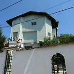 Hostel Papagal Warna