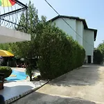 Hostel Papagal Warna