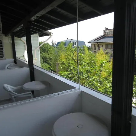 Papagal Hostel Warna