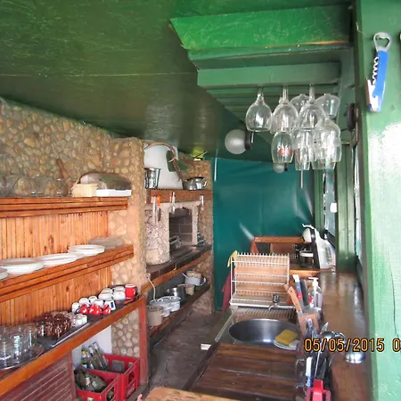 Papagal Hostel Warna