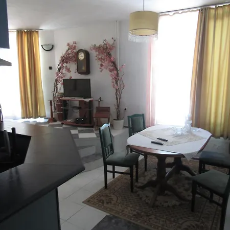 Papagal Albergue *