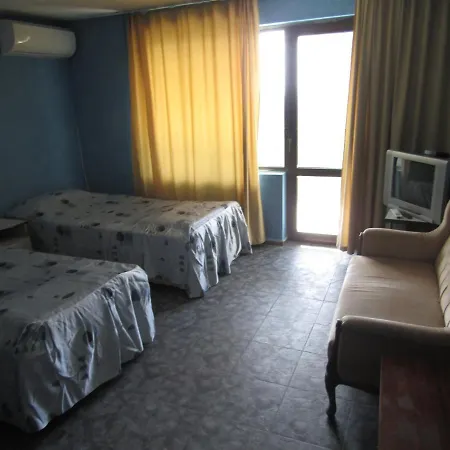 Hostel Papagal Warna